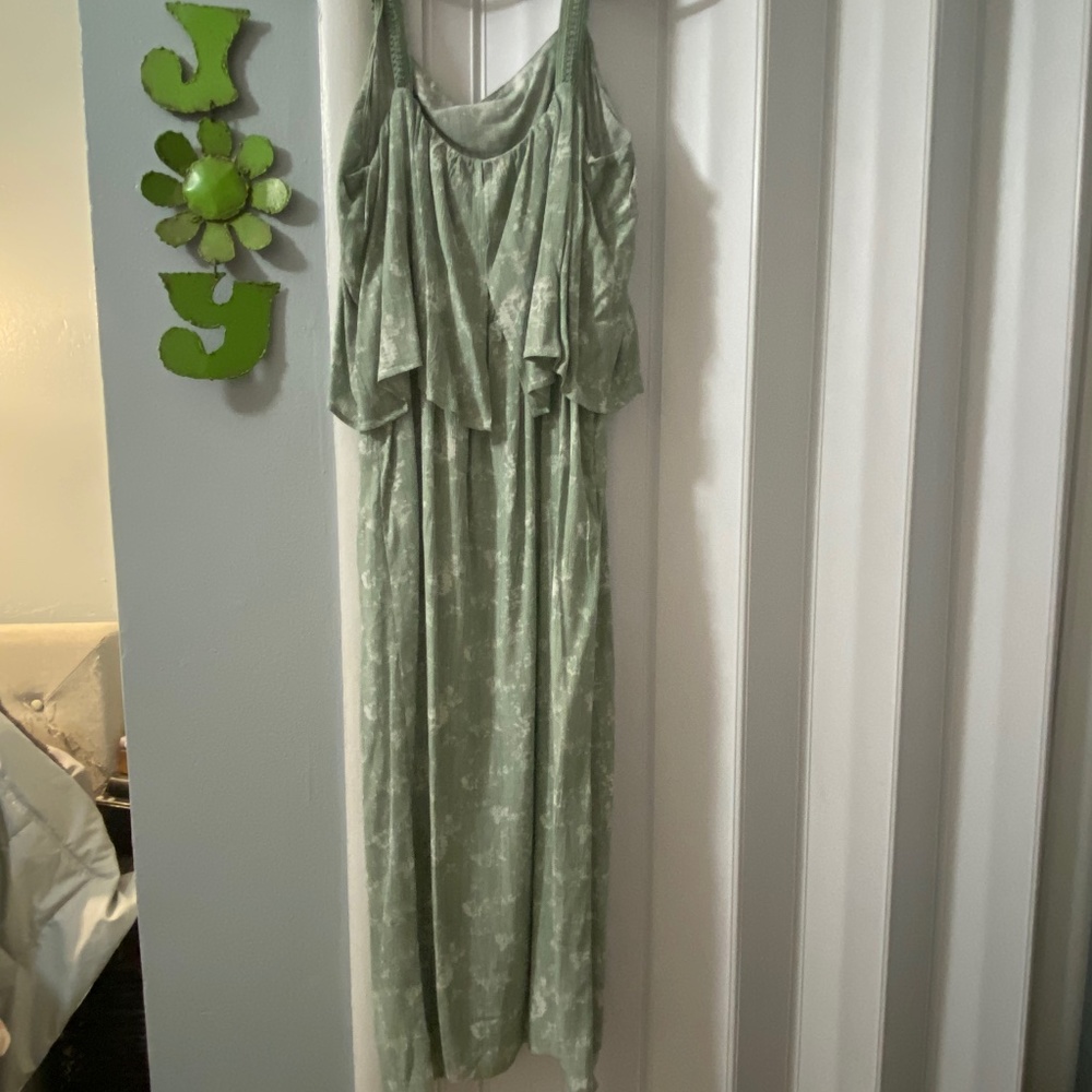 Cute Summer Dress, Never Worn, NWT